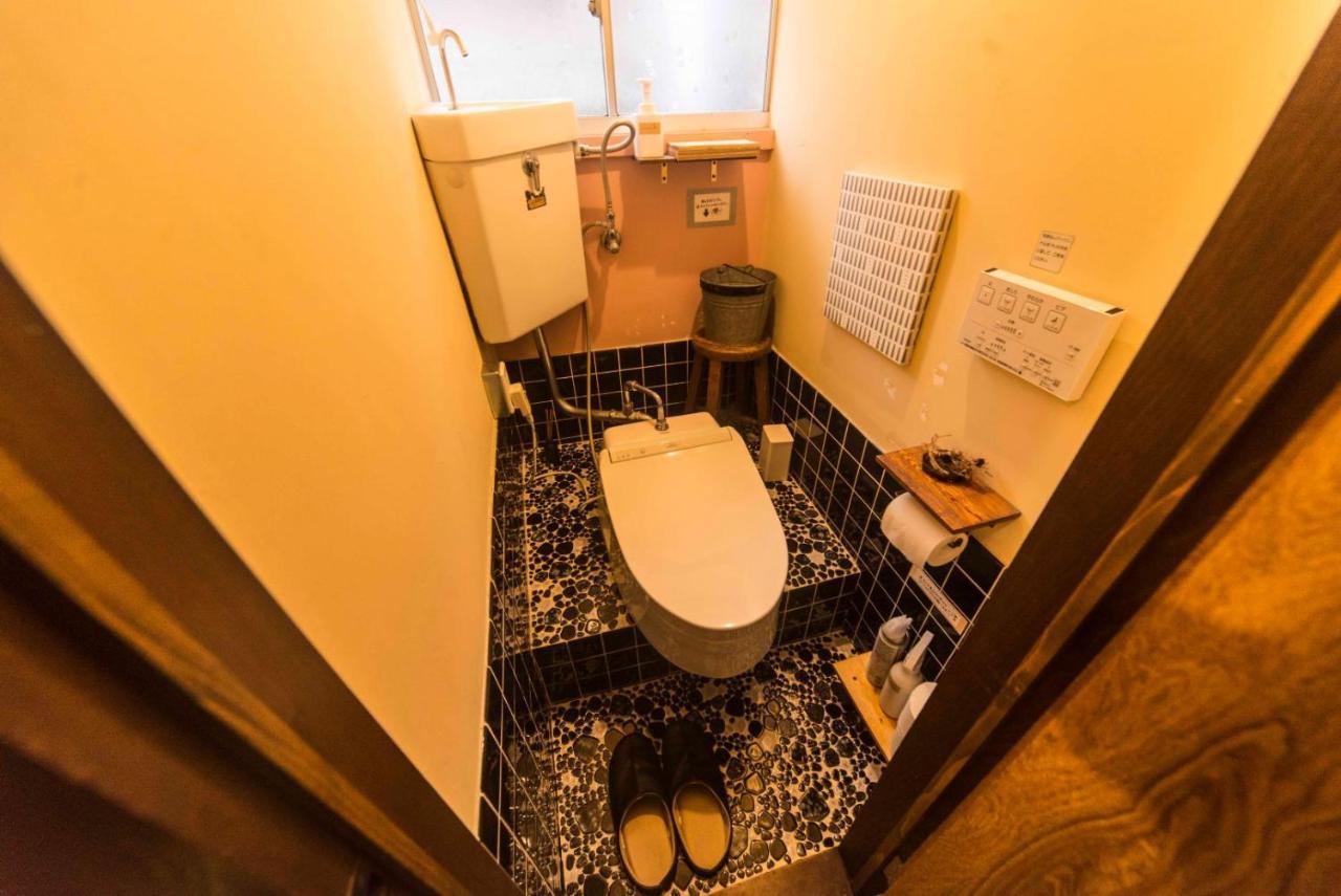 Book & Guesthouse Hitotomaru 丰冈市 外观 照片