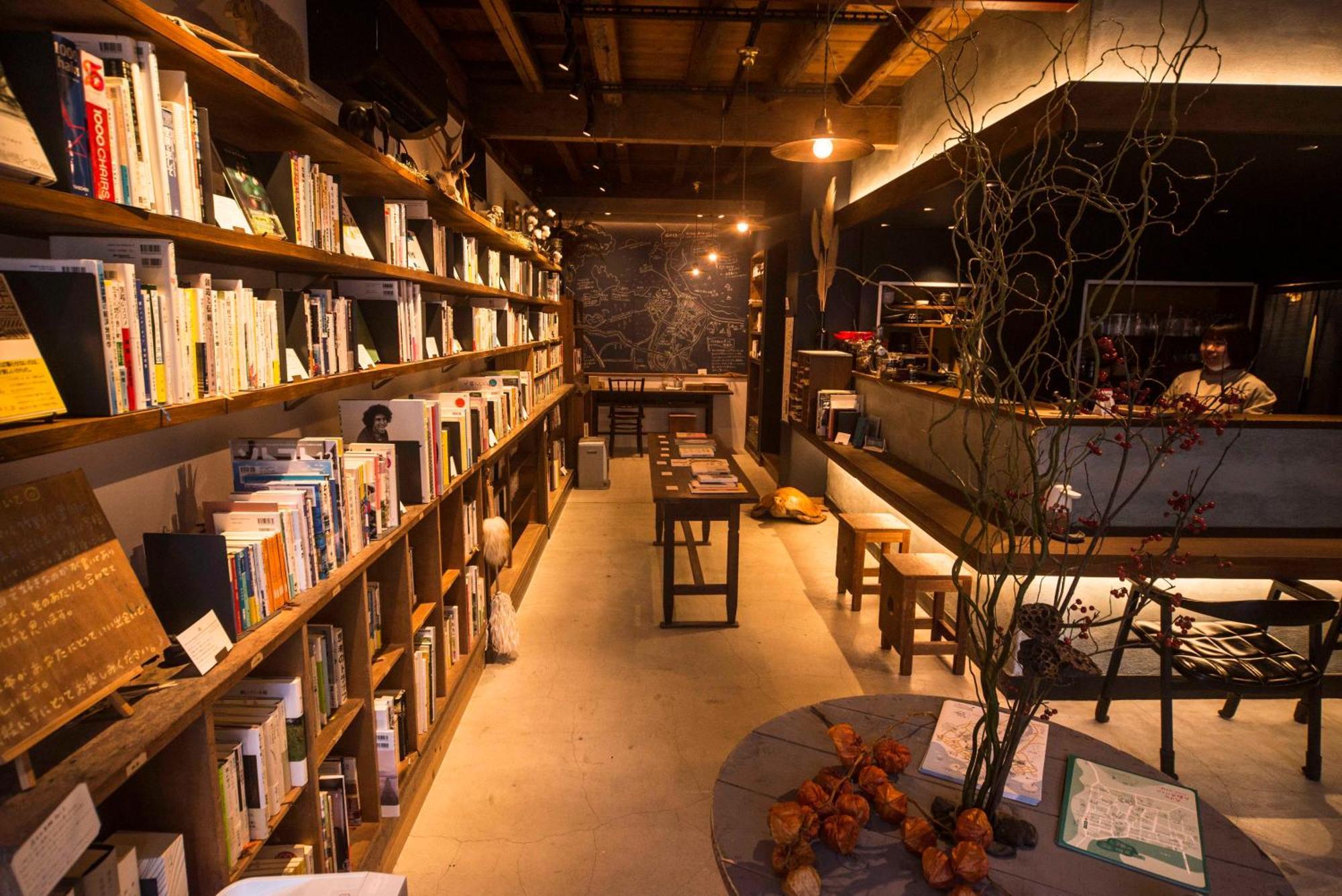 Book & Guesthouse Hitotomaru 丰冈市 外观 照片