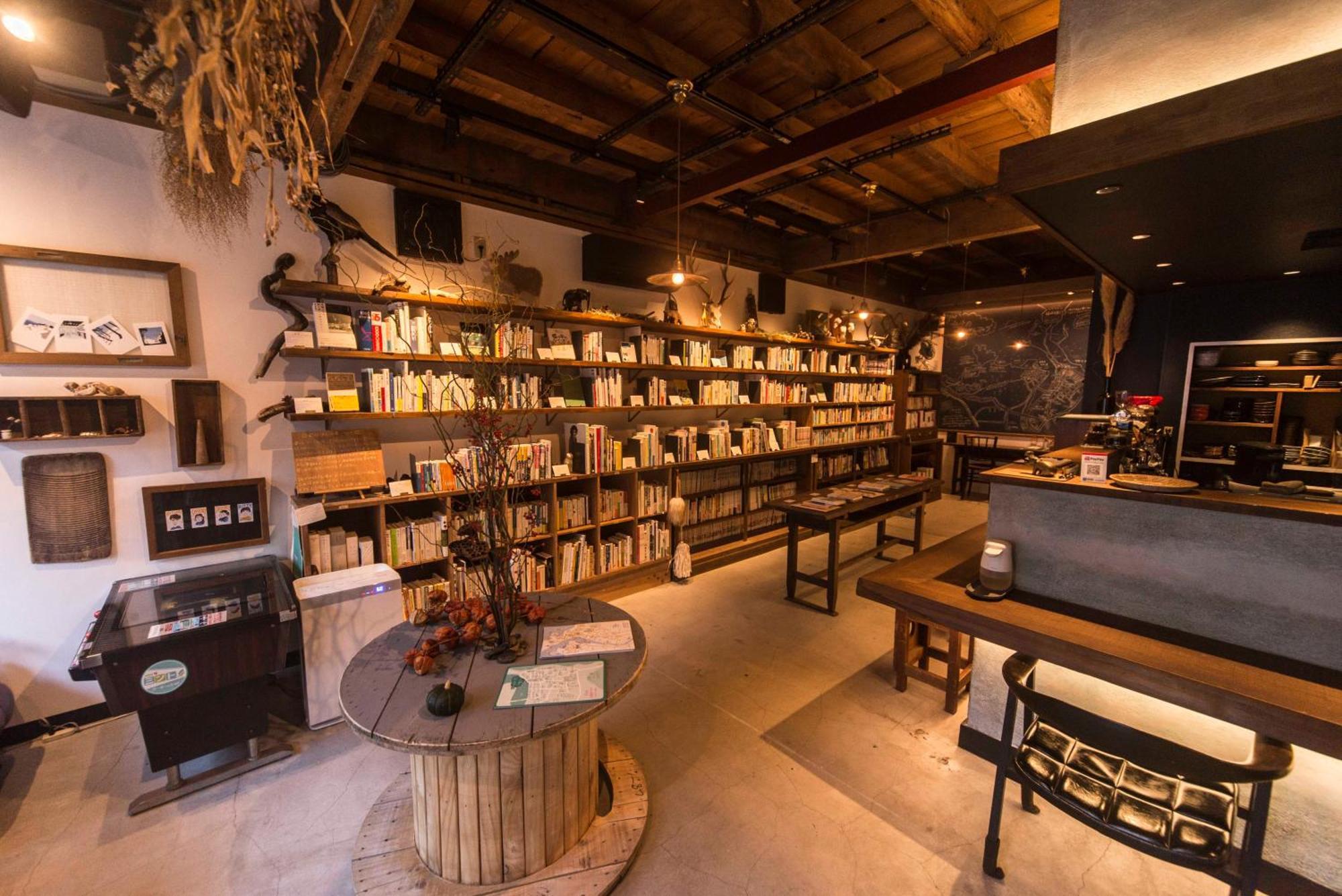 Book & Guesthouse Hitotomaru 丰冈市 外观 照片