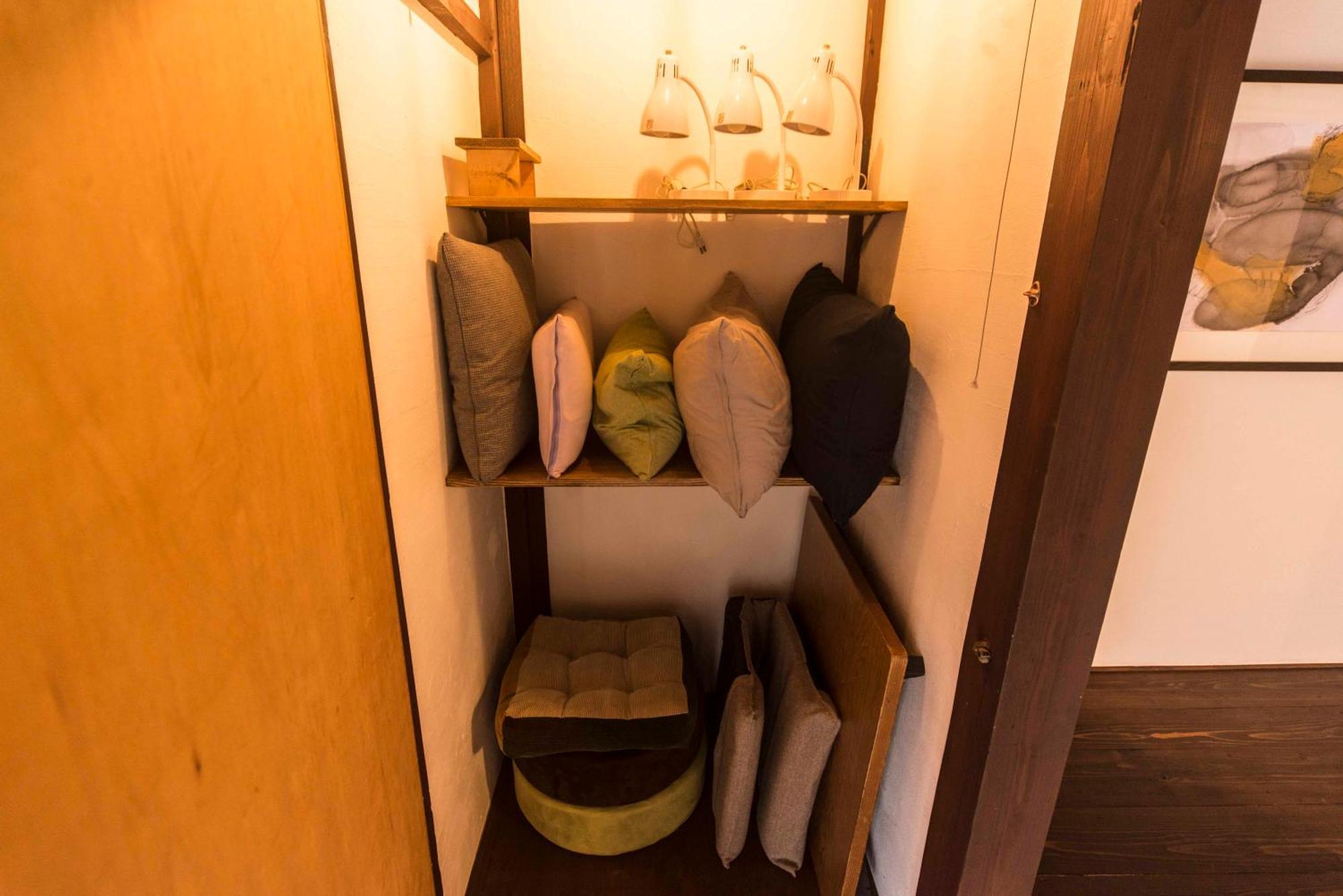 Book & Guesthouse Hitotomaru 丰冈市 客房 照片