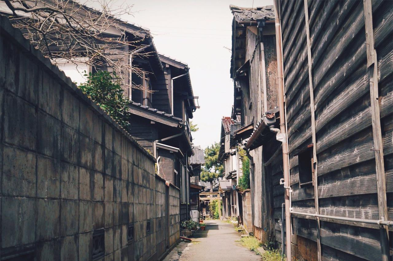 Book & Guesthouse Hitotomaru 丰冈市 外观 照片