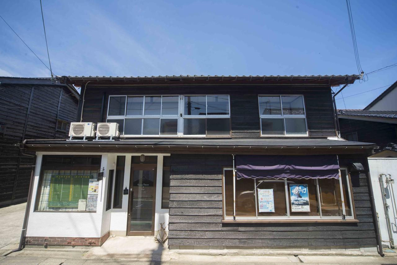 Book & Guesthouse Hitotomaru 丰冈市 外观 照片